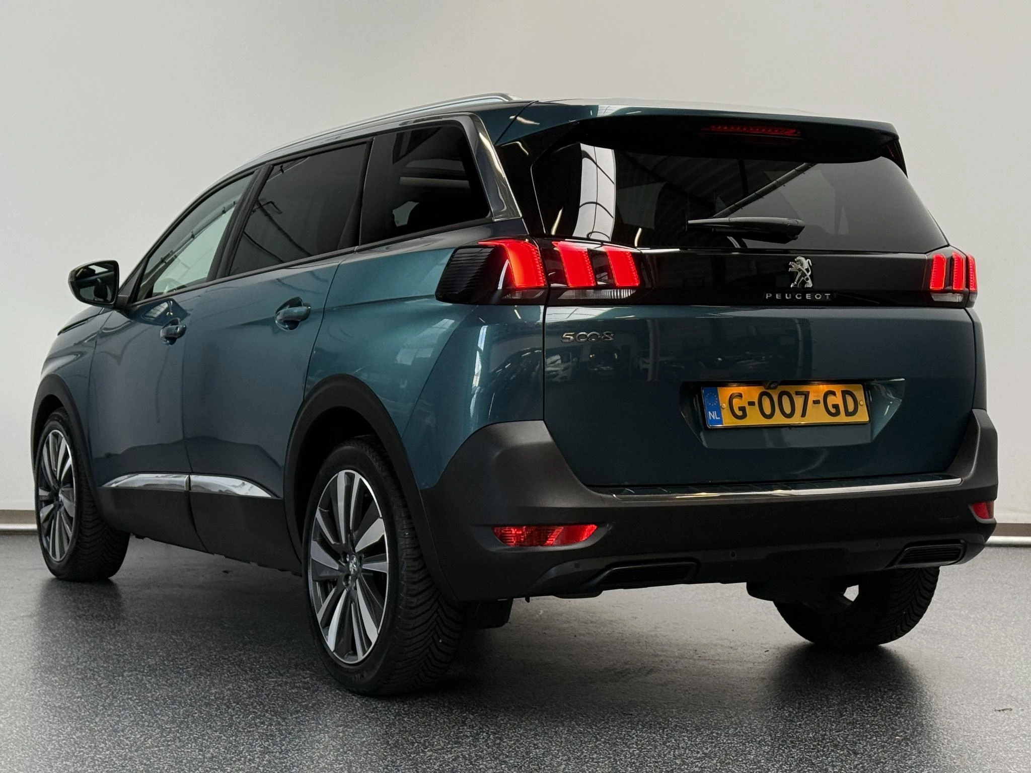 Hoofdafbeelding Peugeot 5008