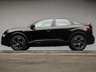 Hoofdafbeelding Citroën C4 Citroen C4 1.2 Puretech Feel Pack (APPLE CARPLAY,NAVI,CAMERA,DIGITALE COCKPIT,SPORTSTOELEN,GETINT,PDC,LANE ASSIST,NETTESTAAT)