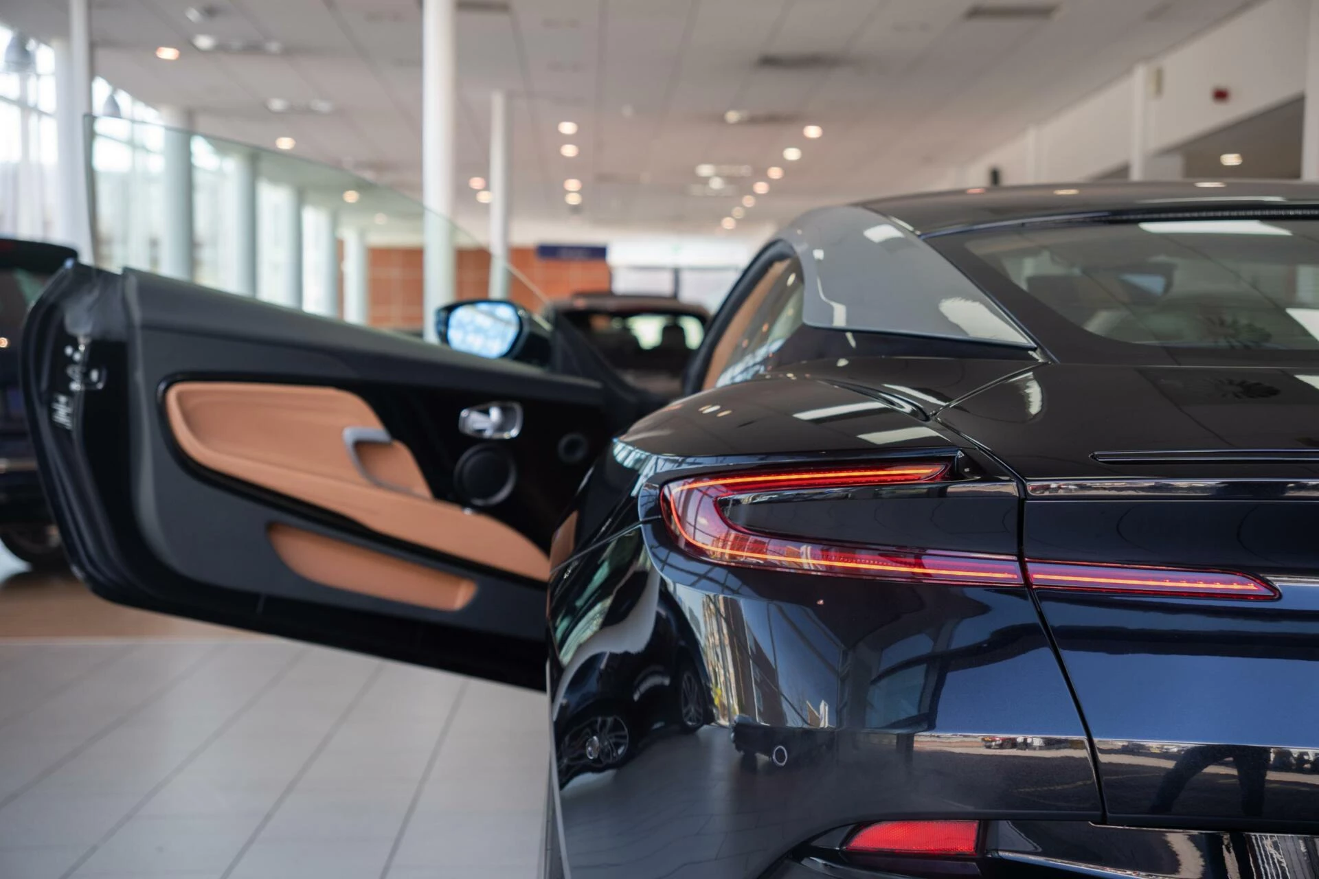 Hoofdafbeelding Aston Martin DB11