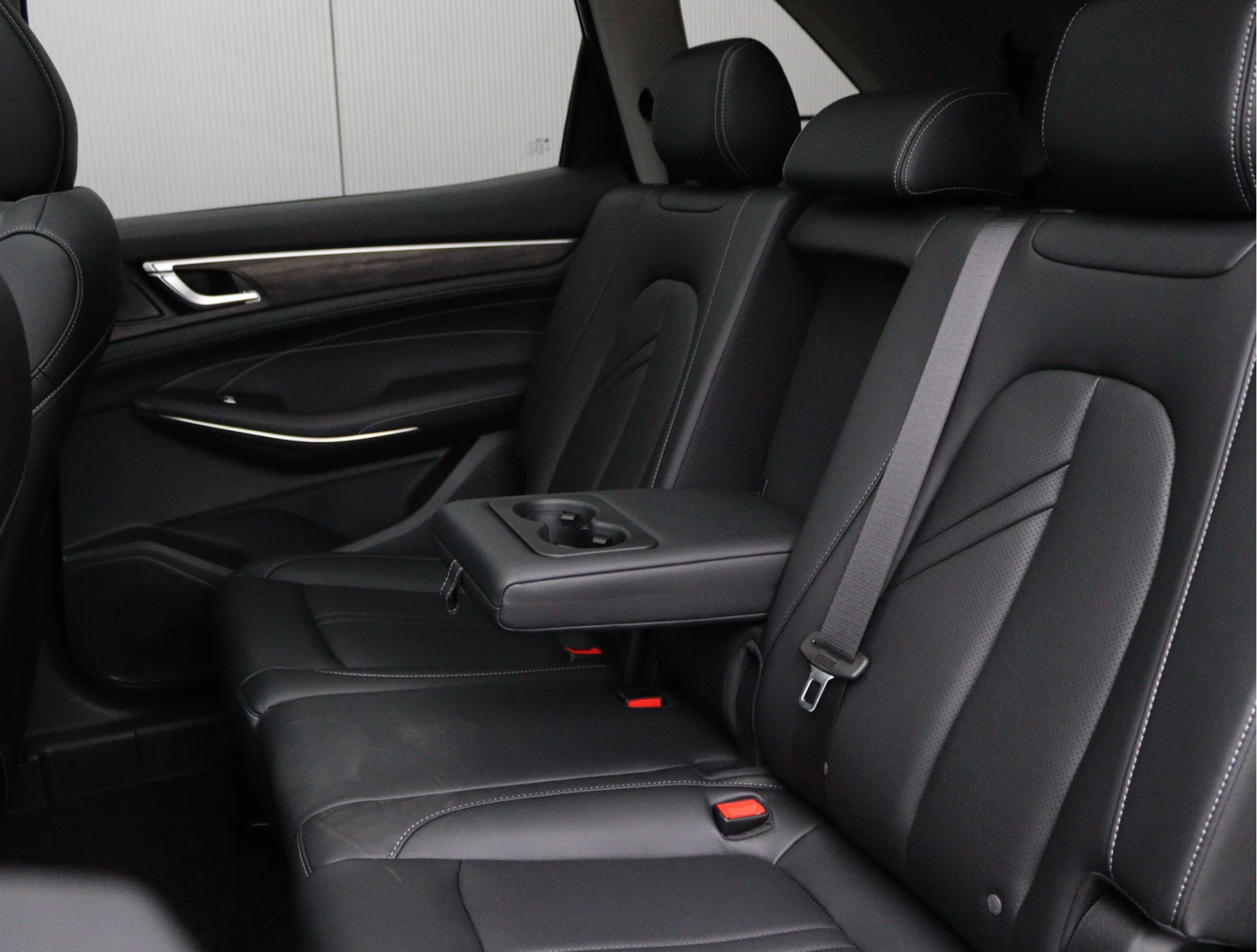 Hoofdafbeelding DFSK E5 PHEV