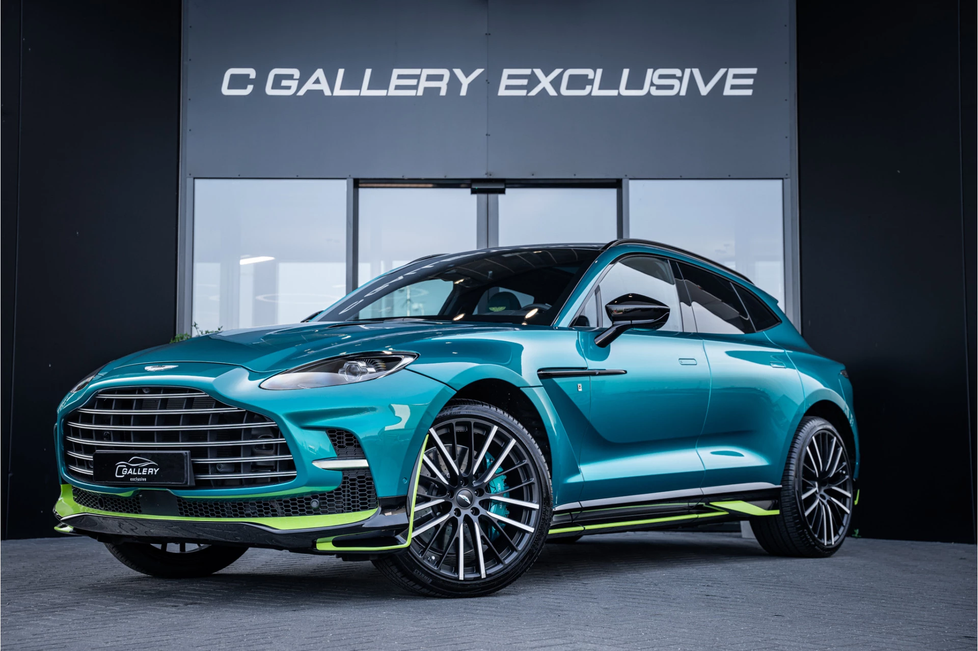 Hoofdafbeelding Aston Martin DBX