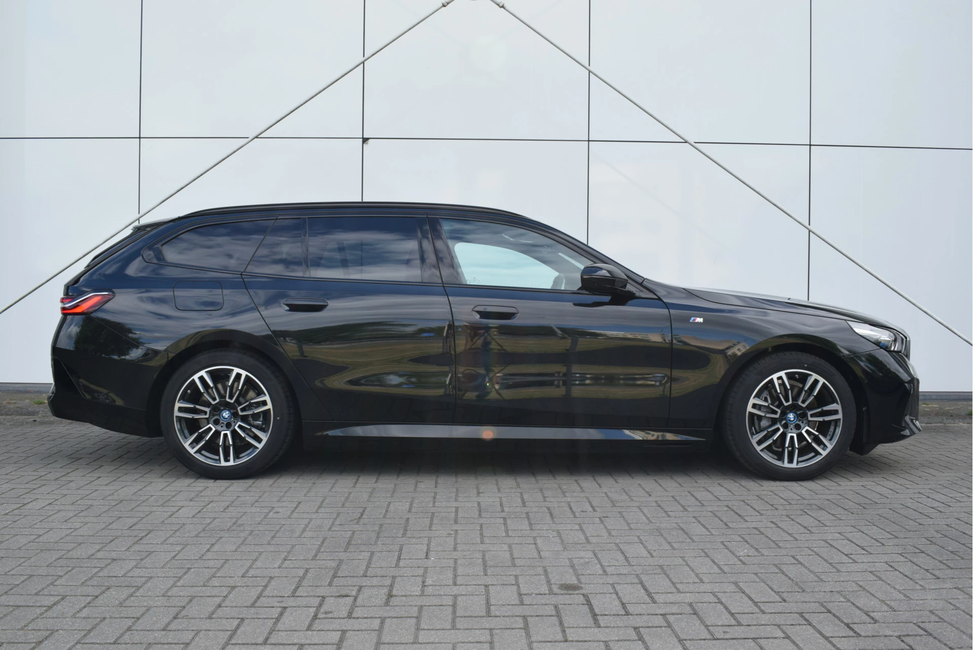 Hoofdafbeelding BMW i5