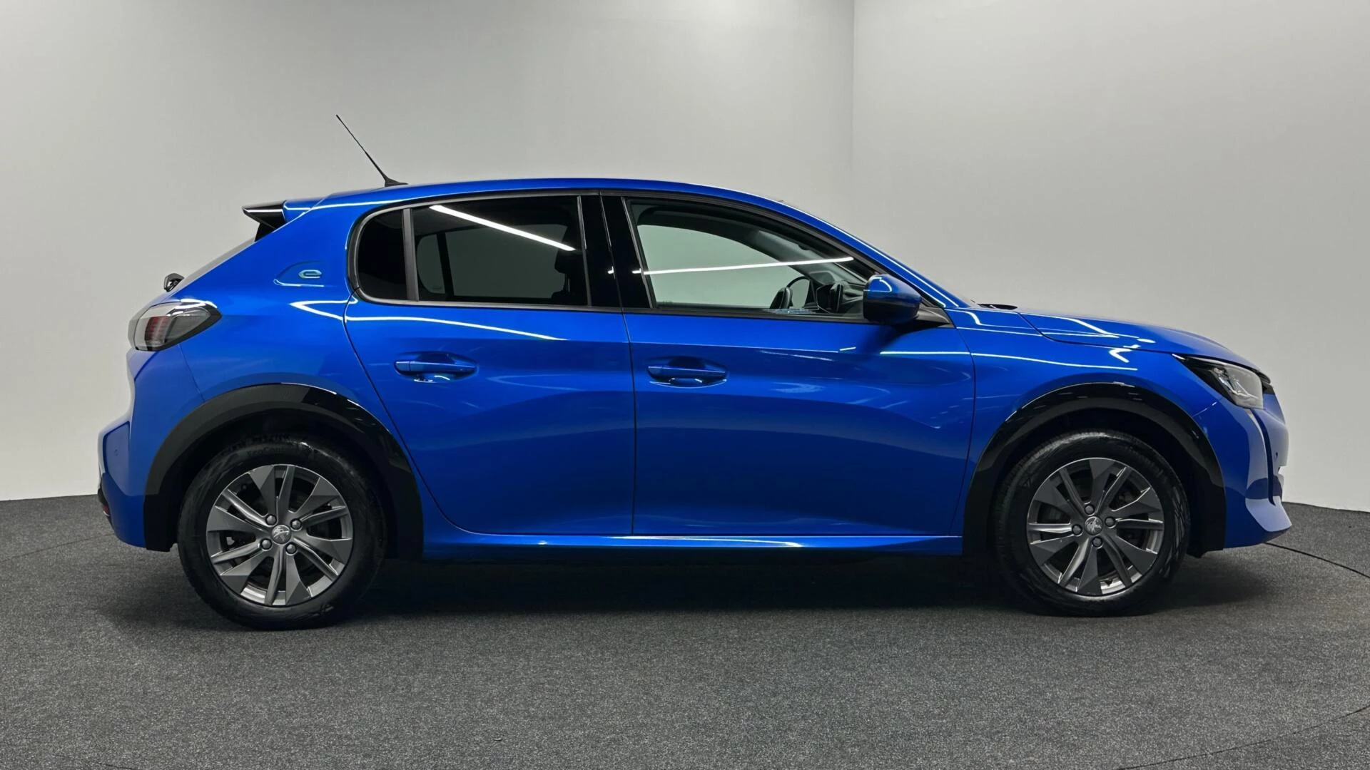 Hoofdafbeelding Peugeot e-208