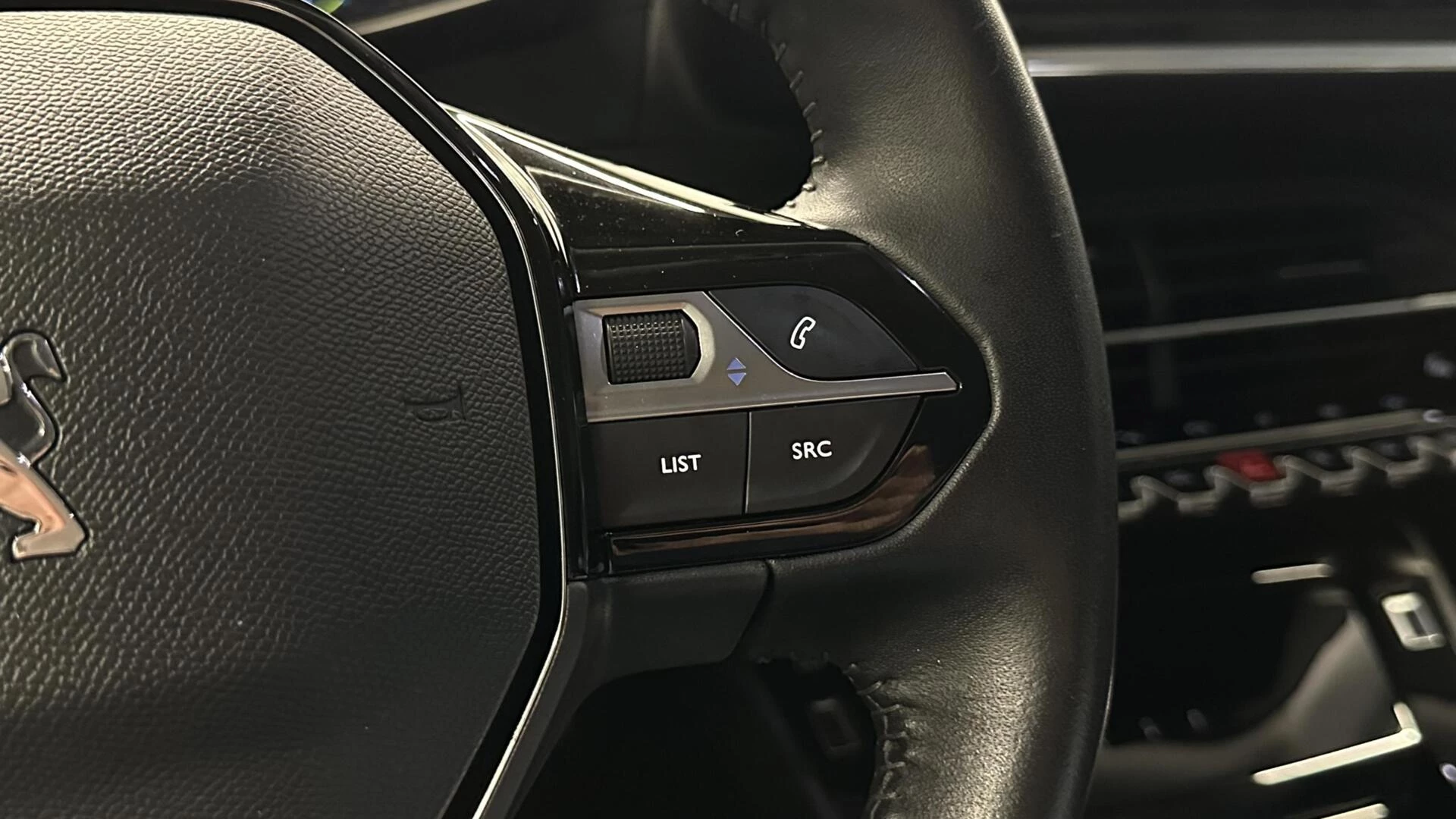 Hoofdafbeelding Peugeot e-2008