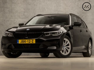 BMW 3 Serie Touring 320e High Executive 204Pk Automaat (APPLE CARPLAY, GROOT NAVI, COGNAC LEDER, TREKHAAK ELEKTRISCH, STOELVERWARMING, SPORTSTOELEN, CAMERA, GETINT GLAS, ELEK ACHTERKLEP, NIEUWSTAAT)