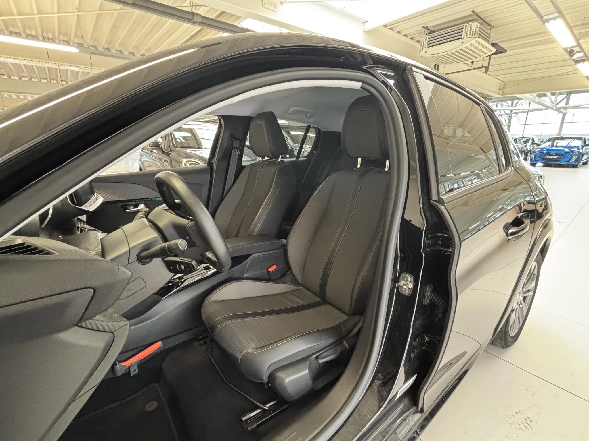 Hoofdafbeelding Peugeot e-208