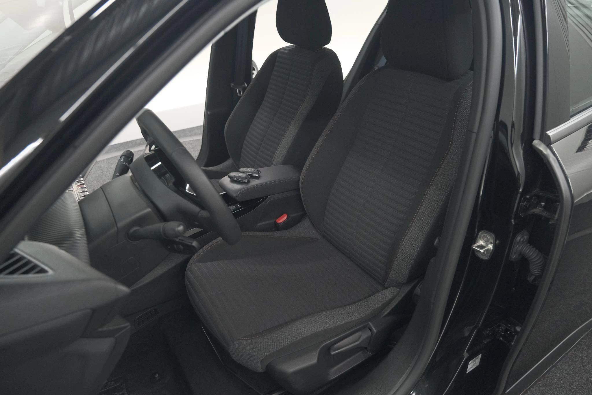 Hoofdafbeelding Peugeot e-2008
