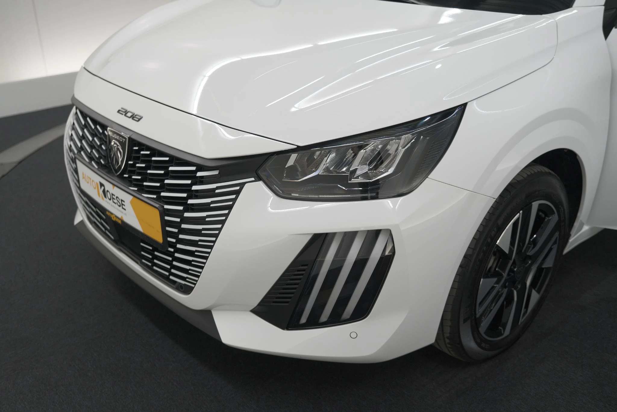 Hoofdafbeelding Peugeot e-208