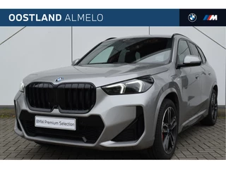BMW X1 xDrive25e High Executive M Sport Automaat / Panoramadak / Trekhaak / Sportstoelen / Adaptieve LED / M Adaptief onderstel / Parking Assistant Plus / Comfort Access