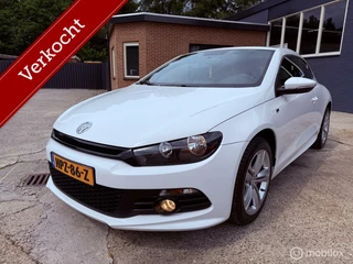 Hoofdafbeelding Volkswagen Scirocco Volkswagen Scirocco 1.4 TSI R-LINE CRUISE CONTROL - CLIMATE CONTROL - STUURBEDIENING - APPLE CARPLAY - STOELVERWARMING - PDC