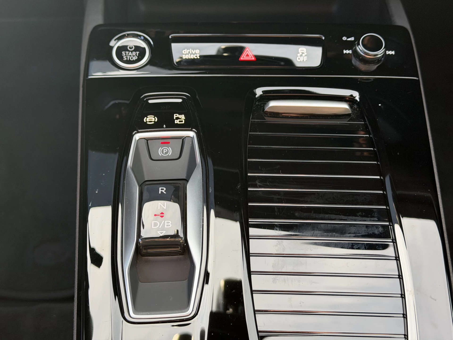 Hoofdafbeelding Audi A6 Avant e-tron