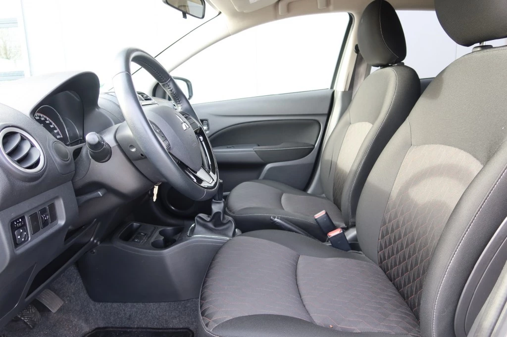 Hoofdafbeelding Mitsubishi Space Star