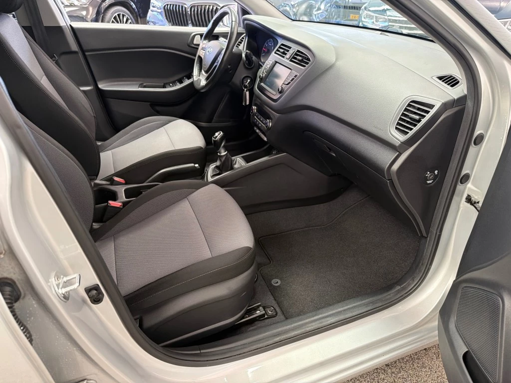 Hoofdafbeelding Hyundai i20