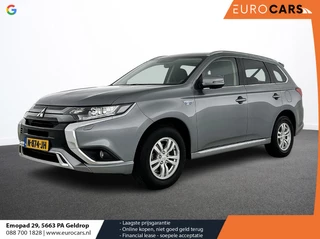 Hoofdafbeelding Mitsubishi Outlander Mitsubishi Outlander 2.4 PHEV 165kW Pure Auto. Trekhaak Navigatie Apple Carplay/Android Auto Camera Parkeersensoren Cruise Control Stoelverwarming Climate Control Lichtmetalen velgen Getinte ramen
