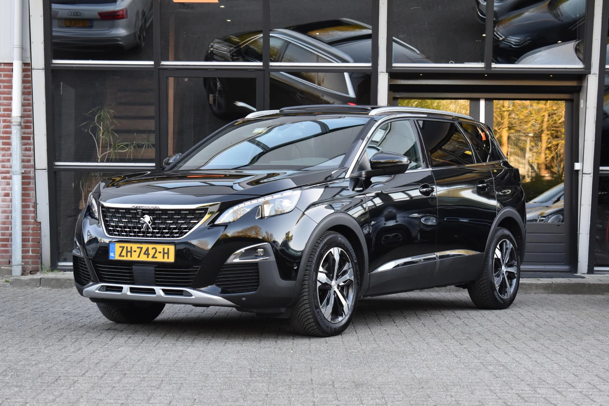 Hoofdafbeelding Peugeot 5008