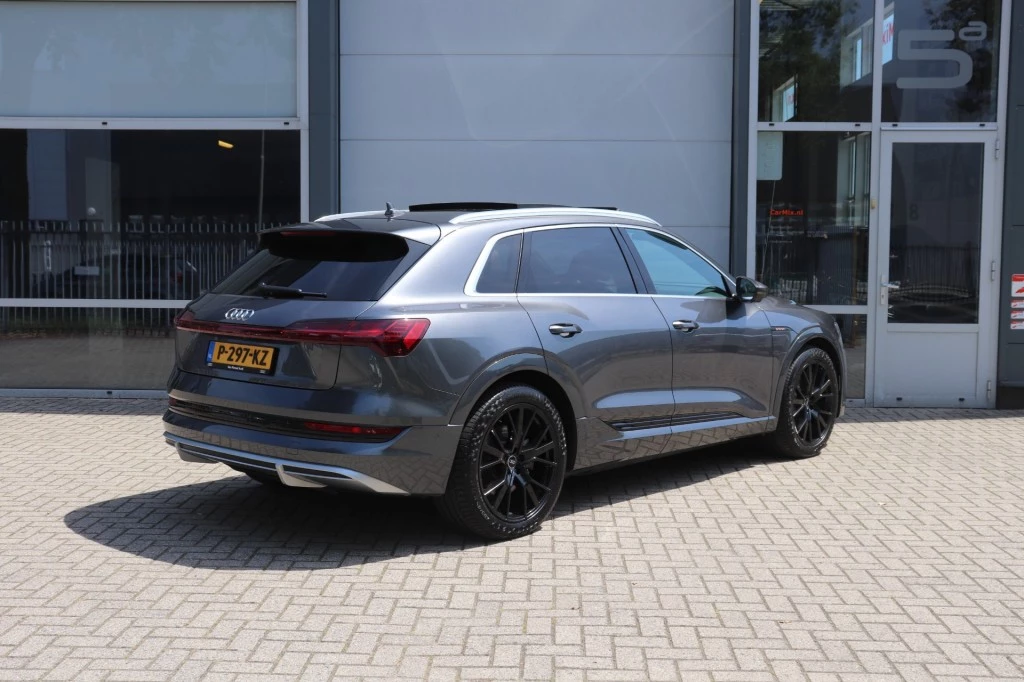 Hoofdafbeelding Audi e-tron