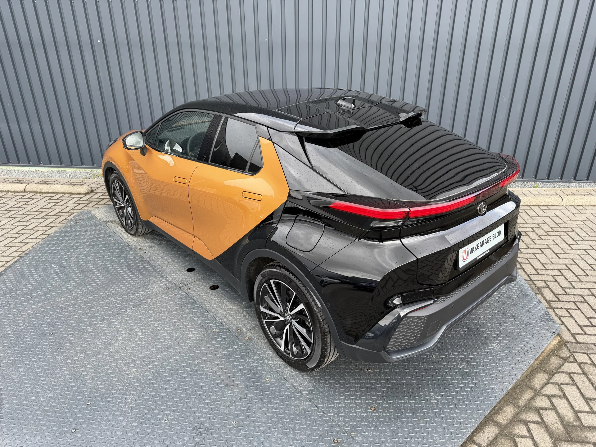 Hoofdafbeelding Toyota C-HR