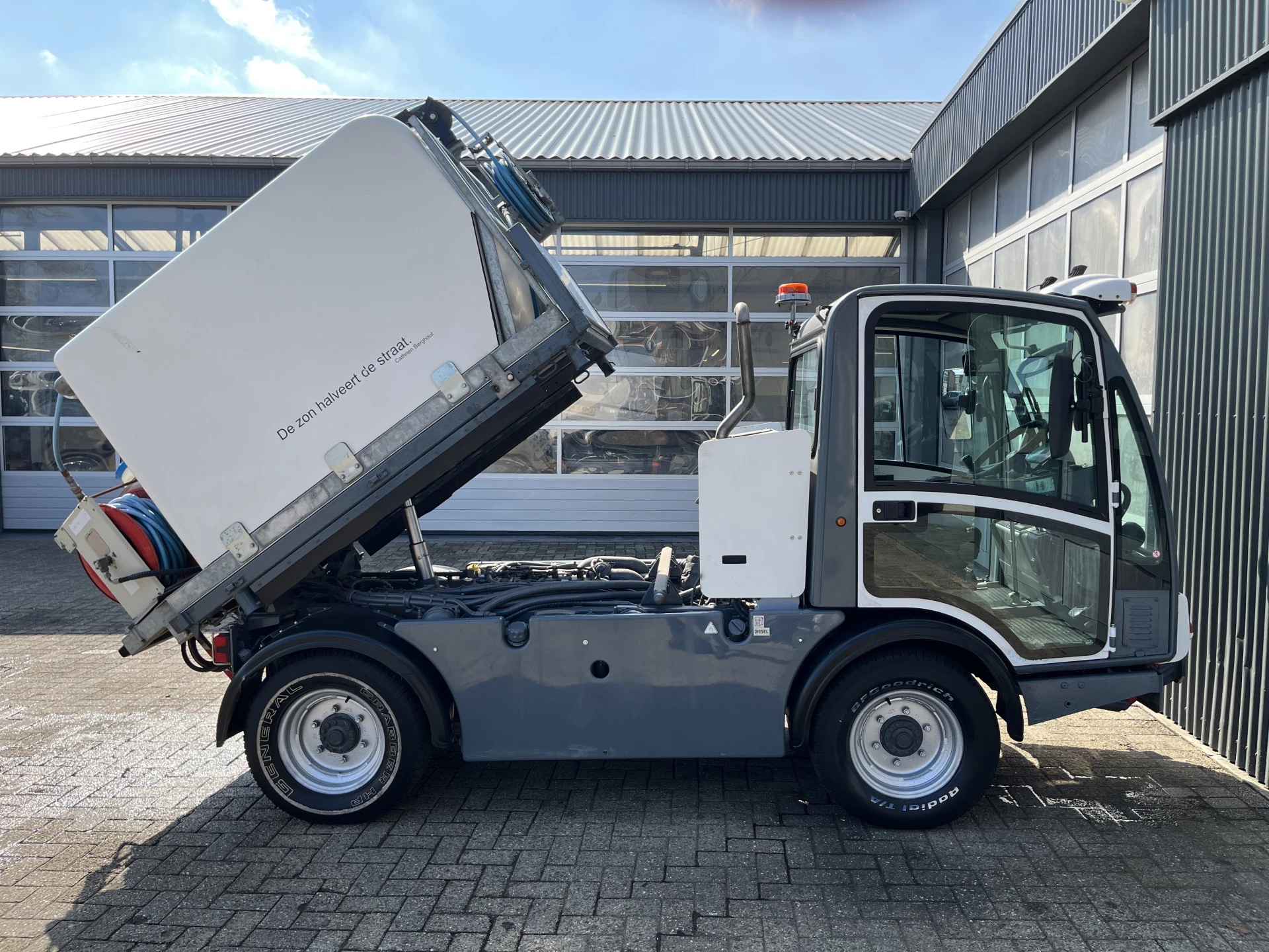 Hoofdafbeelding boschung P4T Werktuigdrager