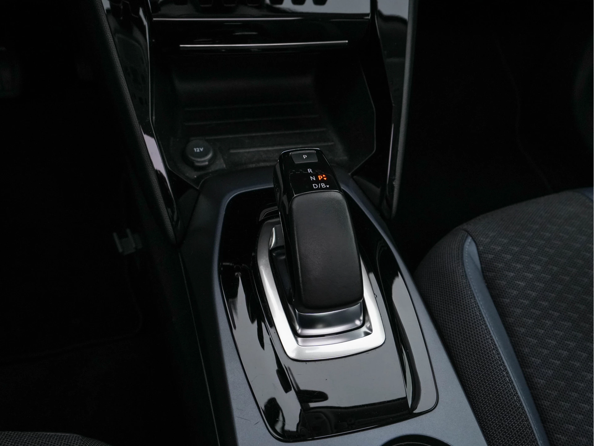 Hoofdafbeelding Peugeot e-2008