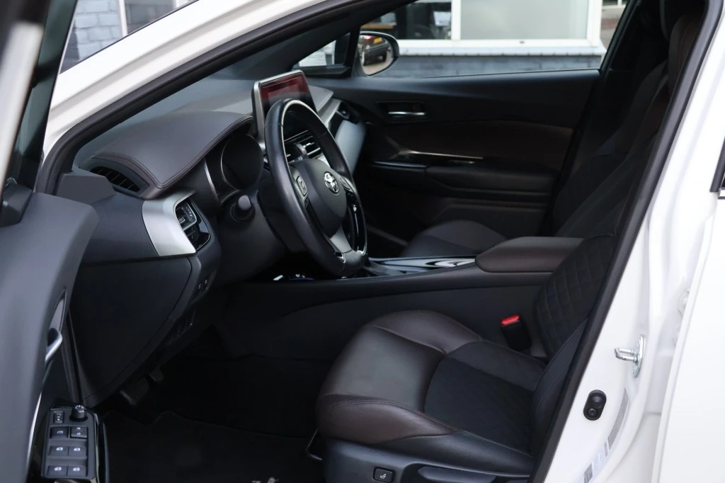 Hoofdafbeelding Toyota C-HR