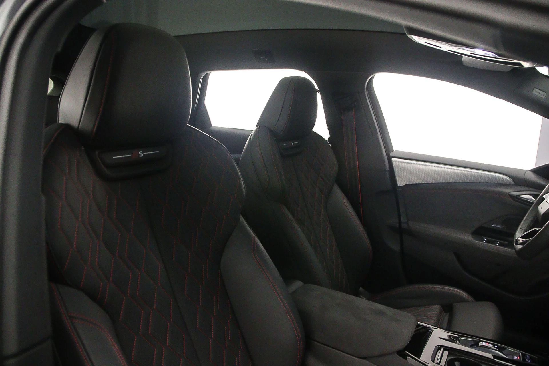 Hoofdafbeelding Audi A6 Avant e-tron