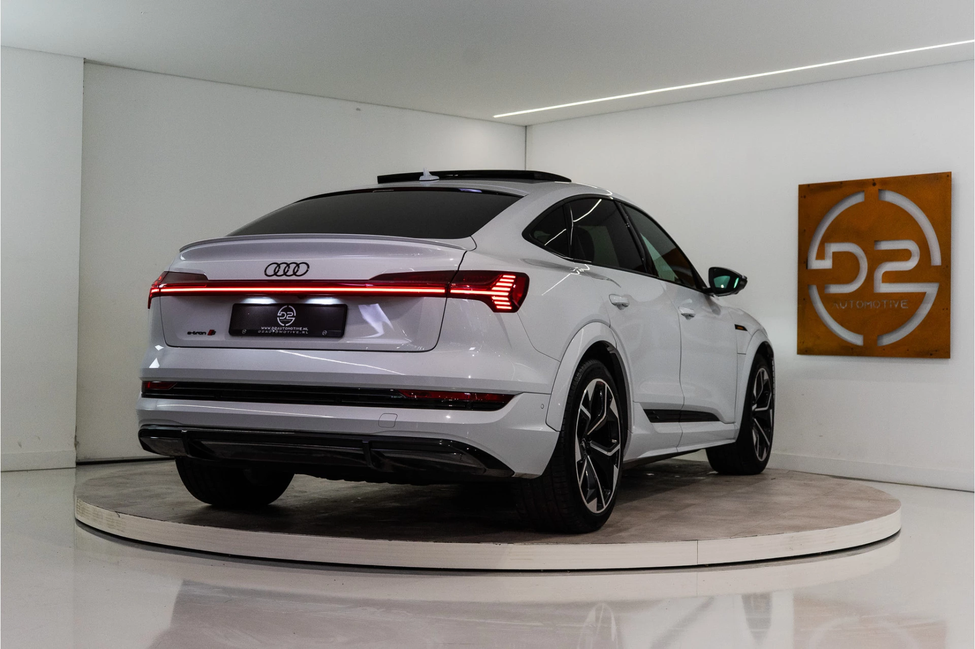 Hoofdafbeelding Audi e-tron