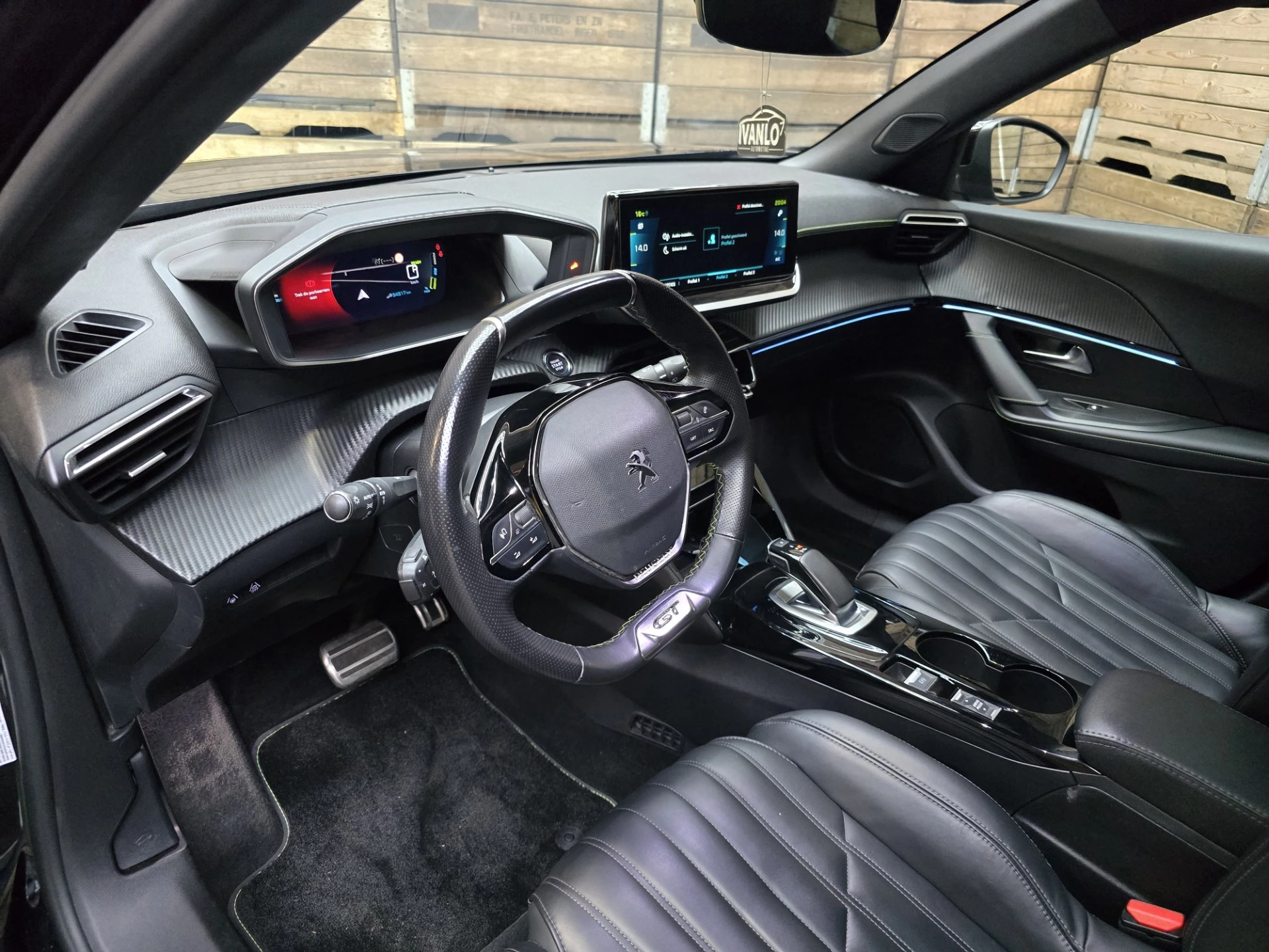 Hoofdafbeelding Peugeot e-2008