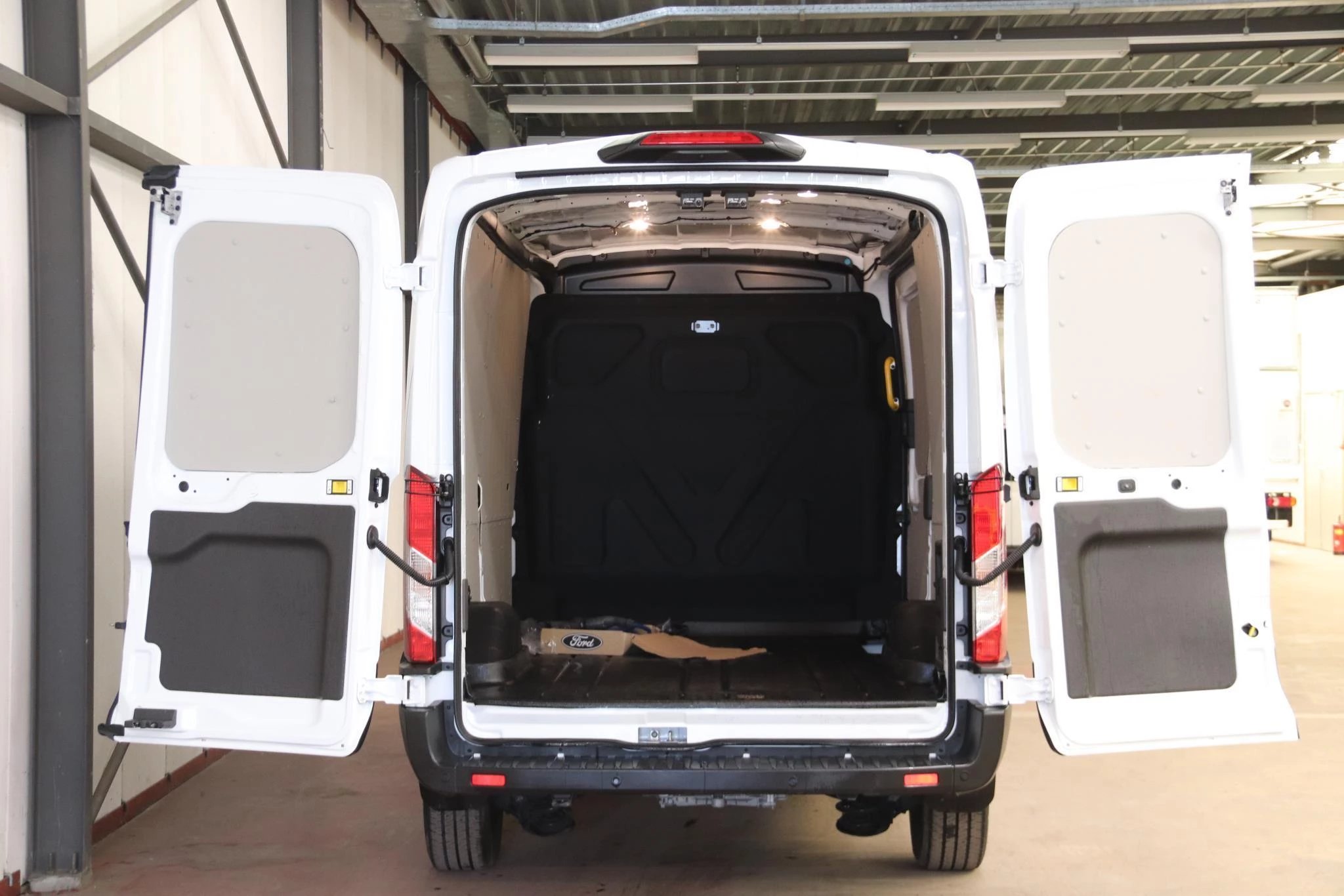 Hoofdafbeelding Ford E-Transit