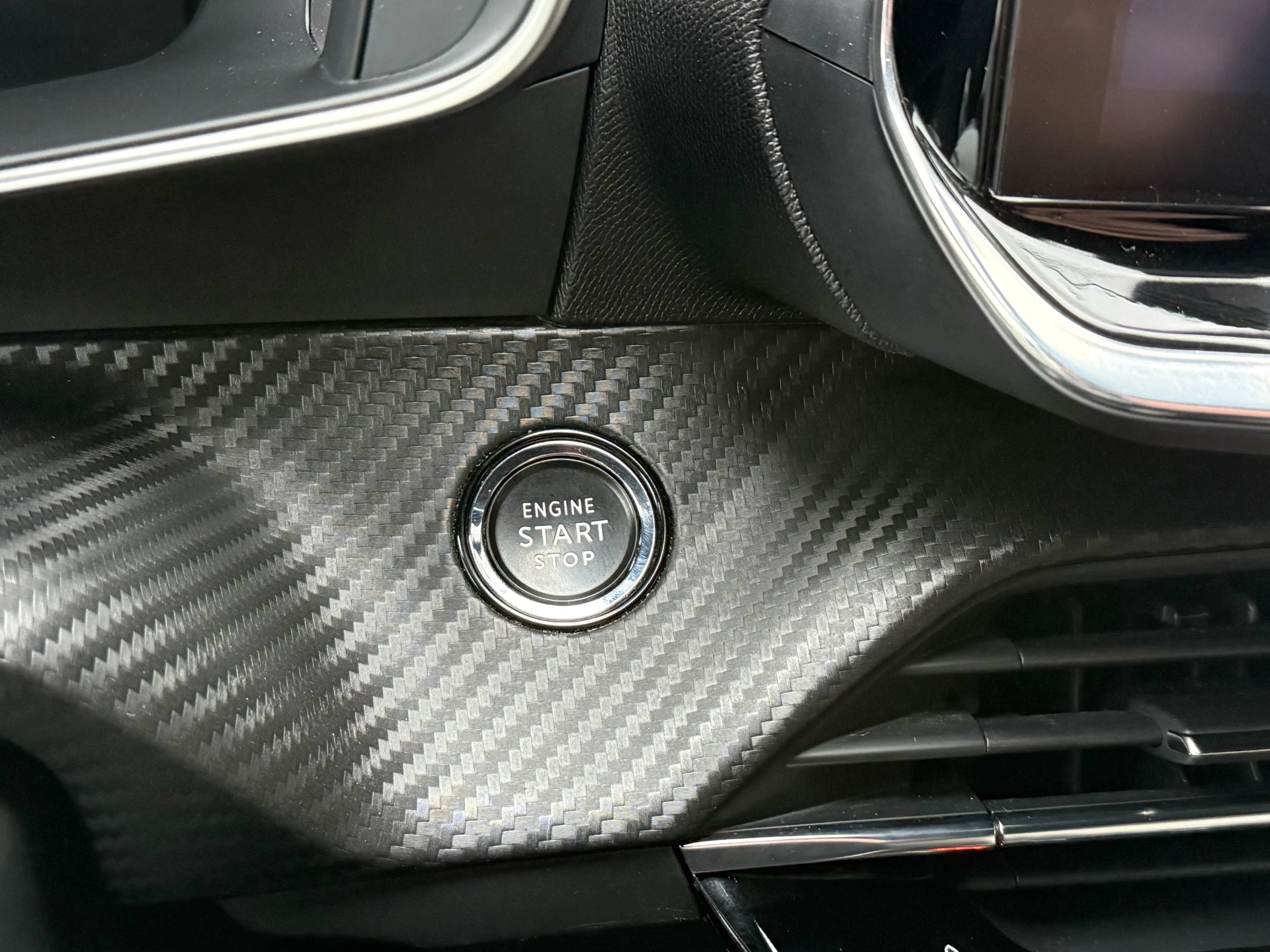 Hoofdafbeelding Peugeot e-2008