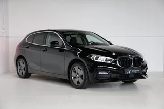 Hoofdafbeelding BMW 1 Serie BMW 1 Serie 118i Executive Business Aut. NAP/Sportstoelen/Live Cockpit Prof