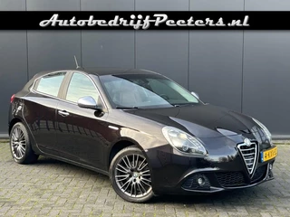 Alfa Romeo Giulietta 1.4T Automaat Leder Navi Cruise PDC 4S-banden Afn.tekhaak