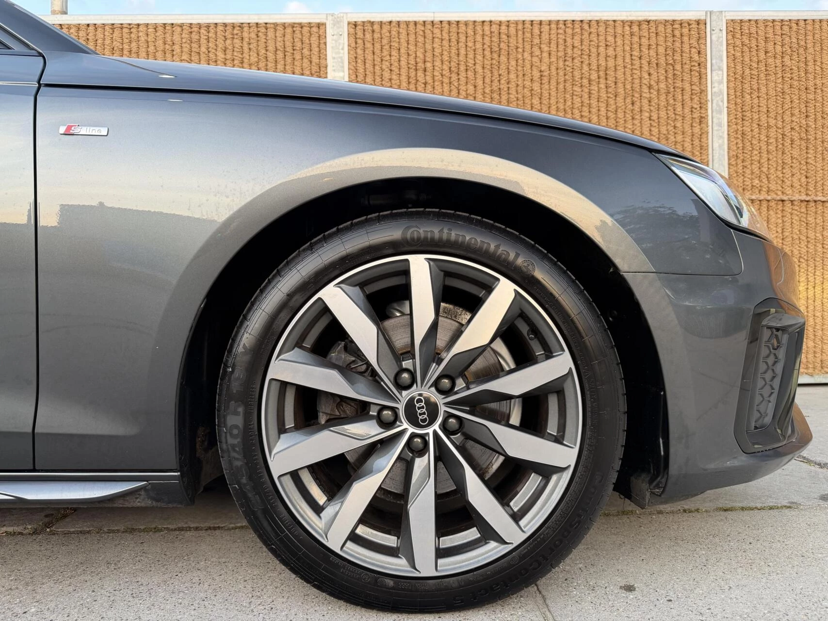 Hoofdafbeelding Audi A4