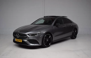 Mercedes-Benz CLA-klasse 180 AMG ORG.NED / PANORAMADAK / HEAD- UP / SFEERVERLICHTING / EL.STOELEN / ADAPT.CRUISE / 19INCH / NAP