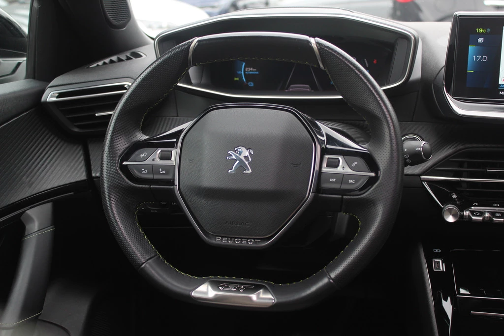 Hoofdafbeelding Peugeot e-2008