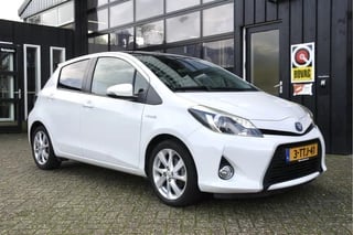 Toyota Yaris 1.5 Full Hybrid Dynamic Automaat | Cruise | Camera | Pano | Half-Leder