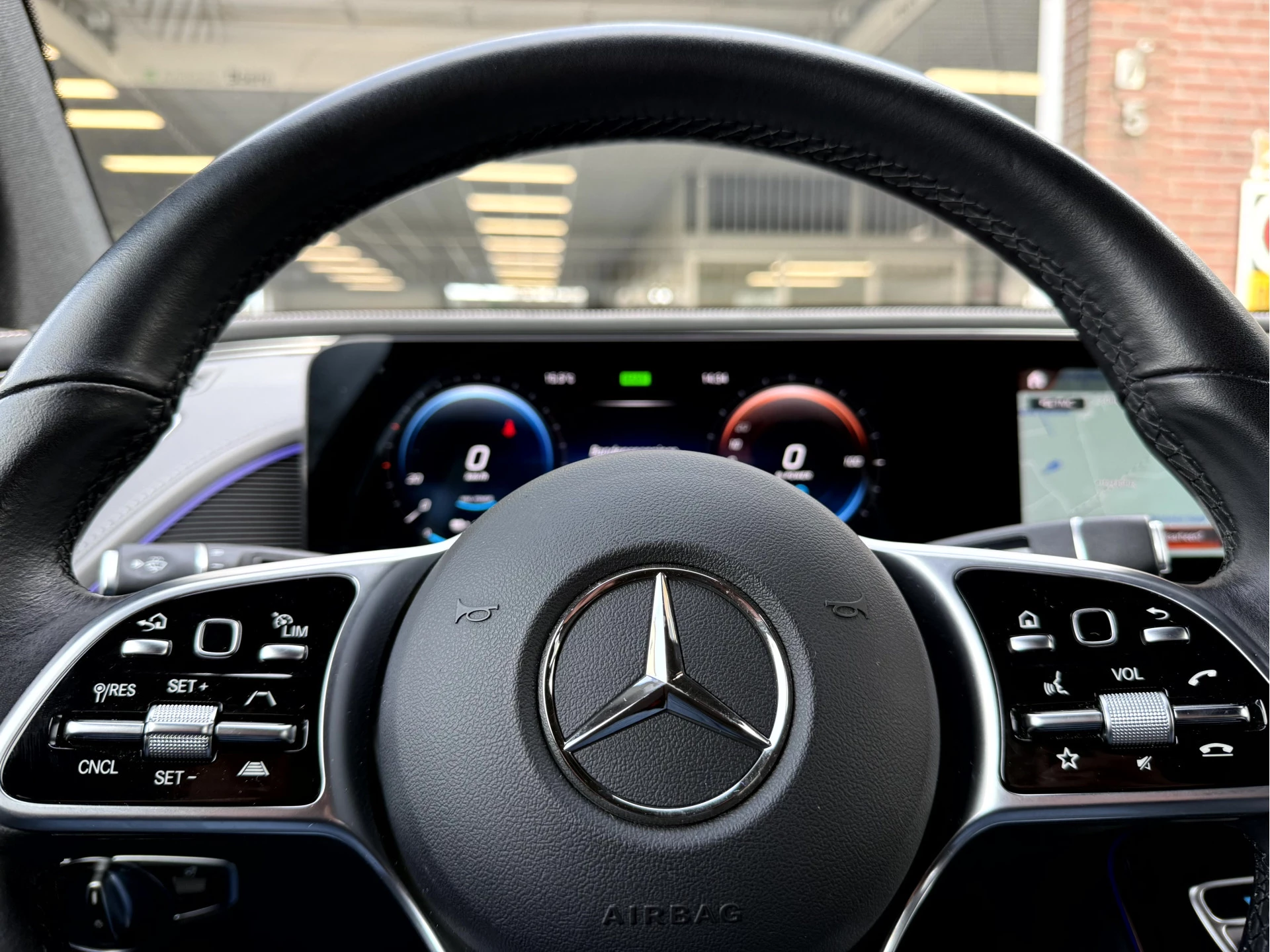 Hoofdafbeelding Mercedes-Benz EQC