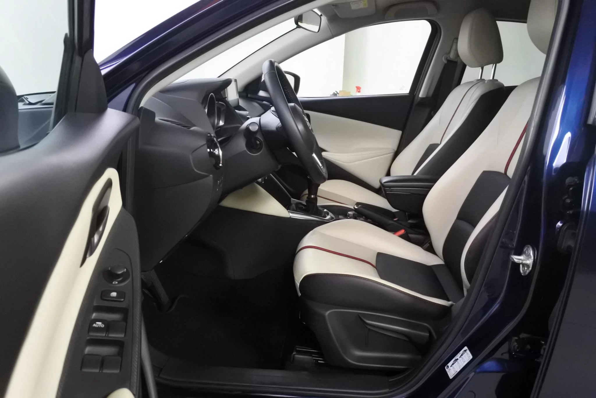 Hoofdafbeelding Mazda 2