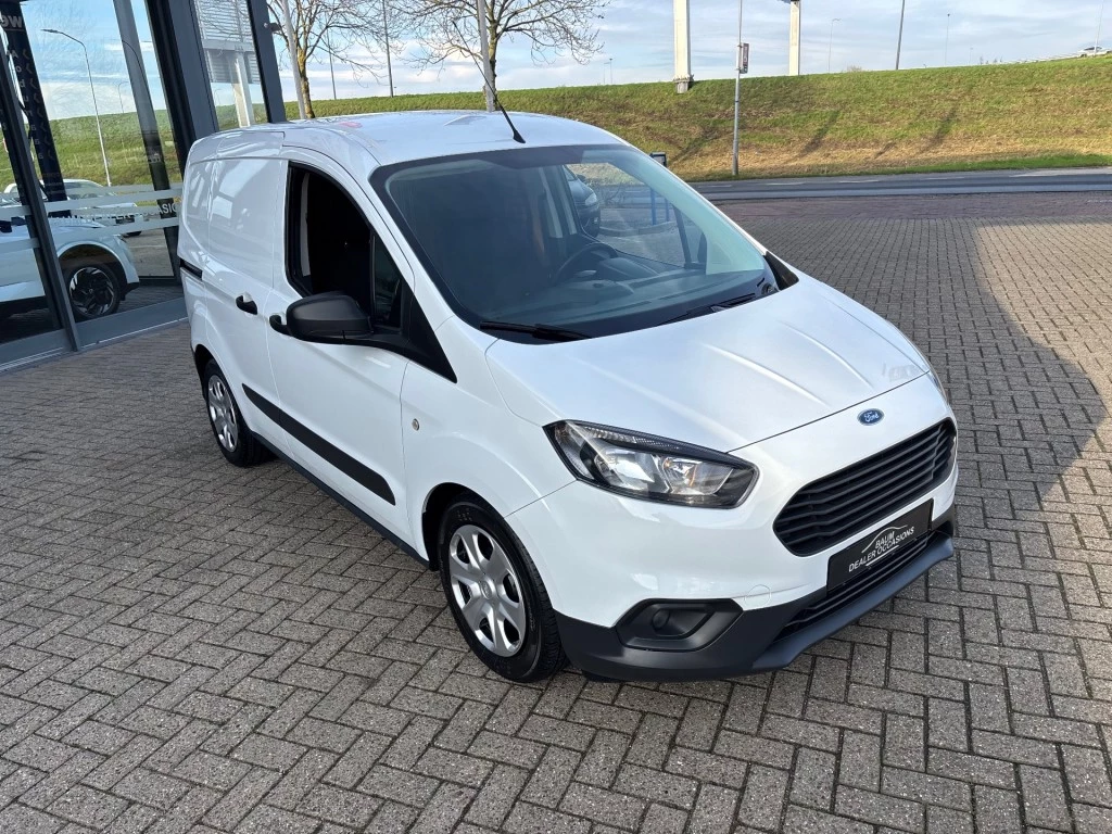Hoofdafbeelding Ford Transit Courier