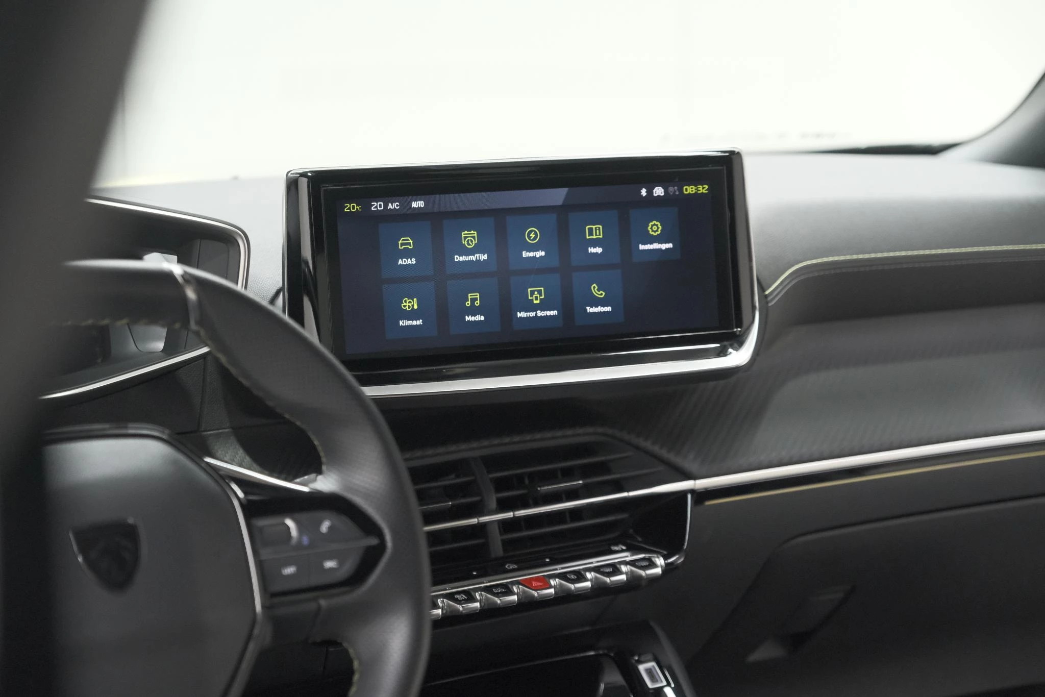 Hoofdafbeelding Peugeot e-2008