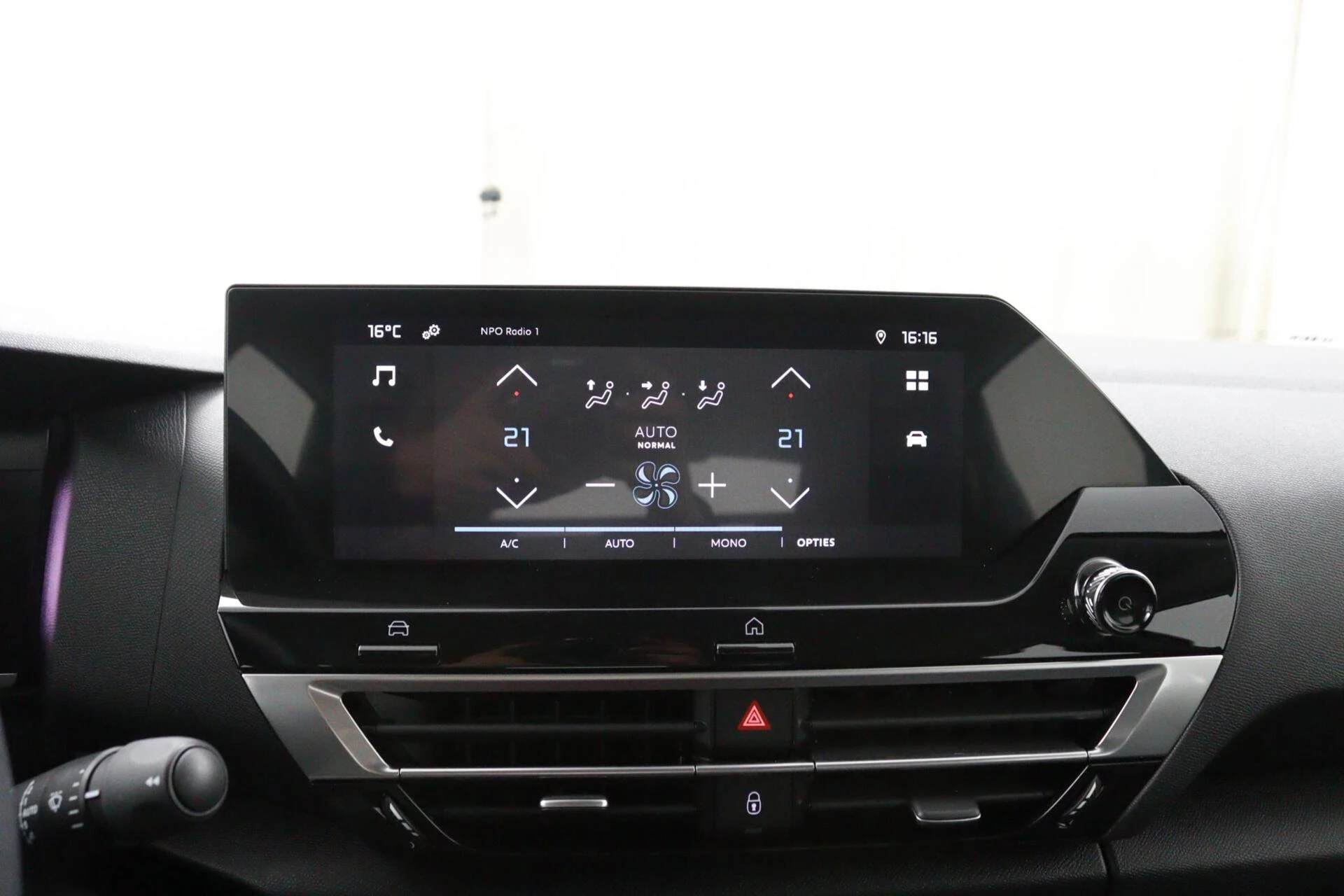 Hoofdafbeelding Citroën ë-C4