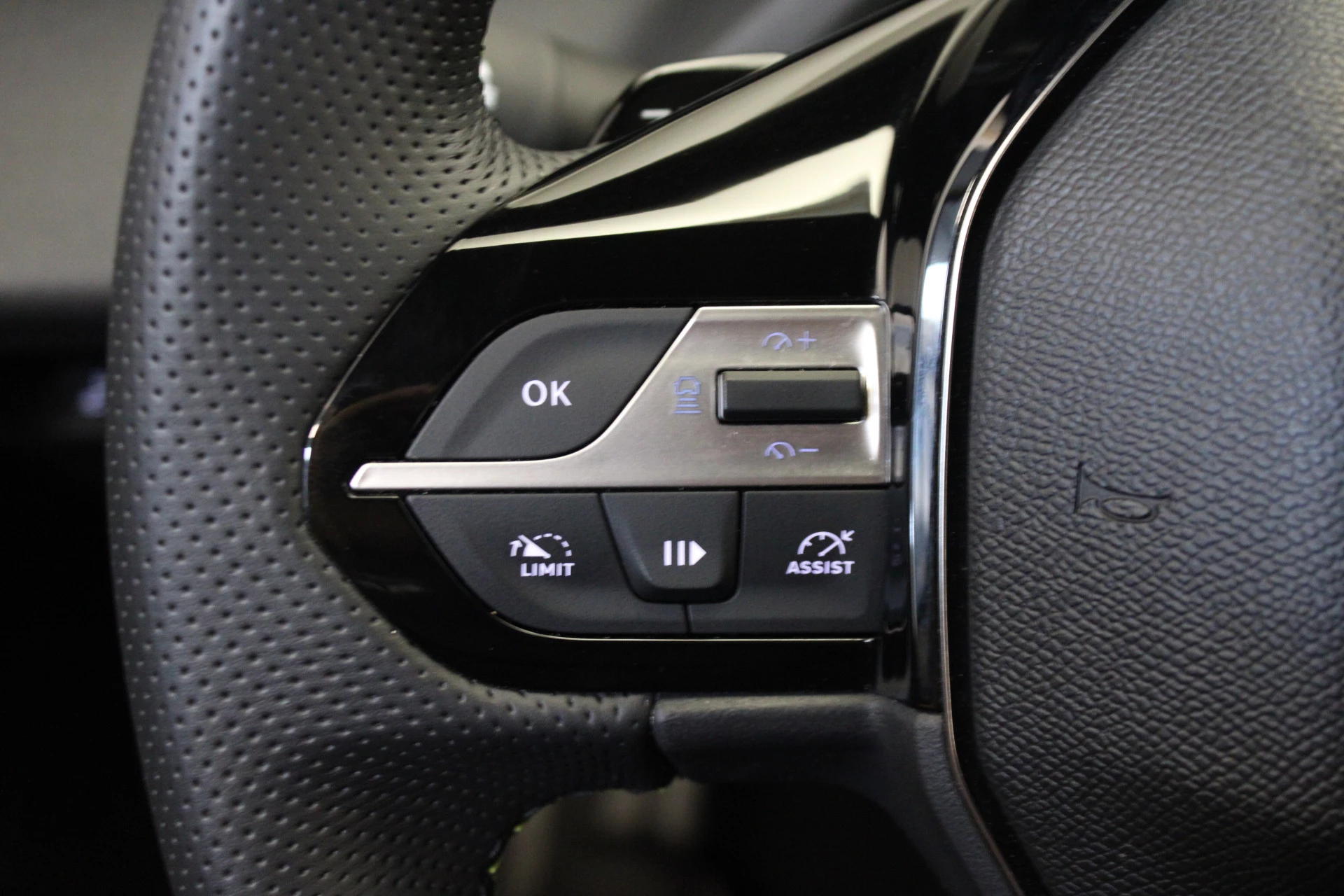 Hoofdafbeelding Peugeot 408