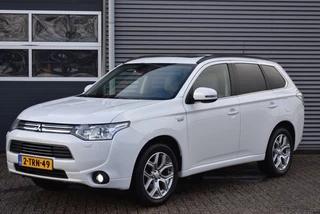 Mitsubishi Outlander 2.0 PHEV INST XLINE / SCHUIFDAK / TREKHAAK / LEDER / 4X4