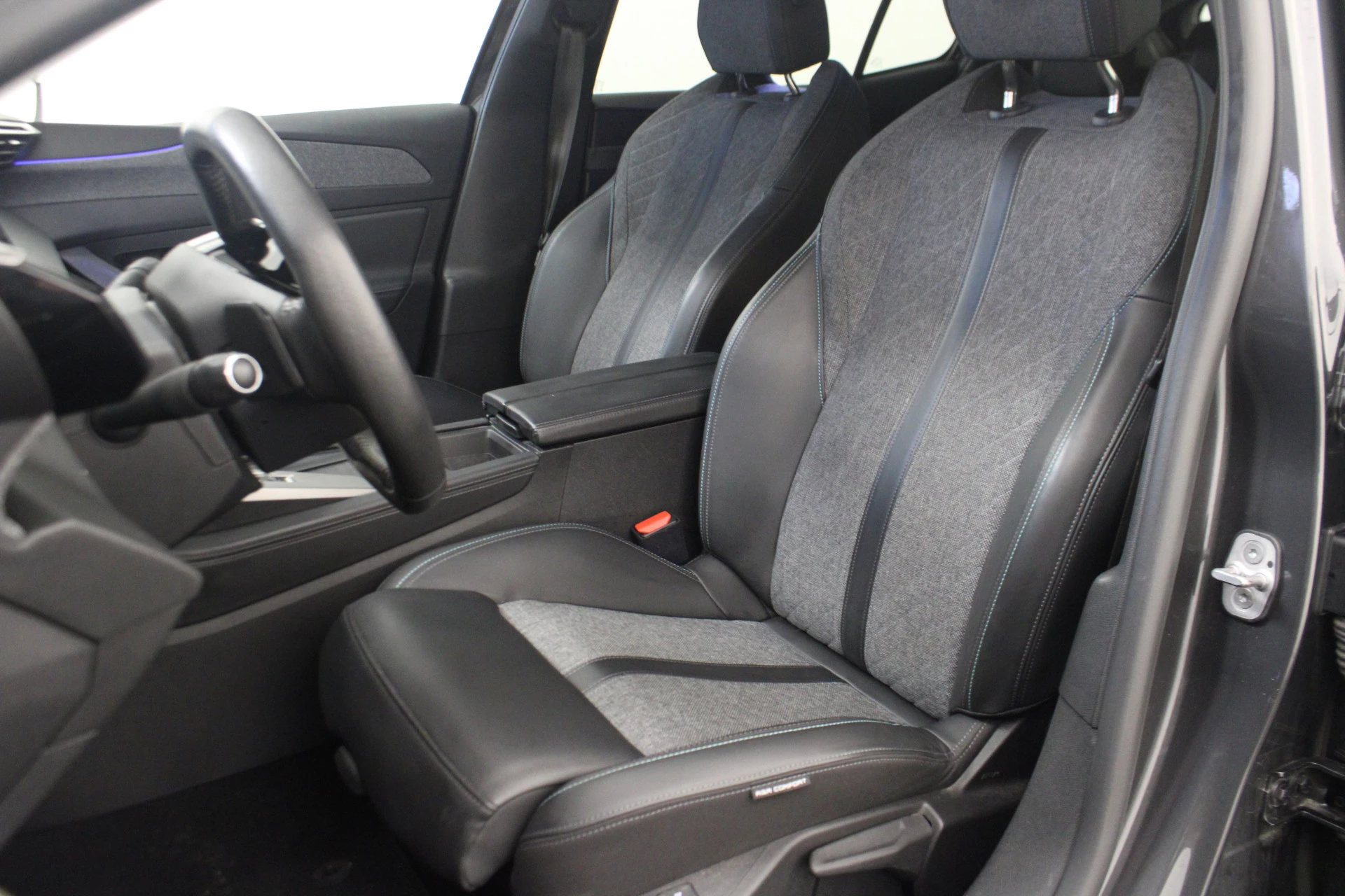 Hoofdafbeelding Peugeot 408