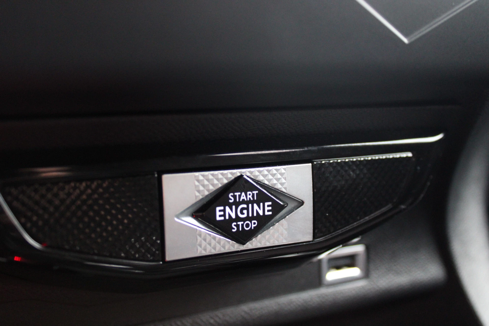 Hoofdafbeelding DS DS 3