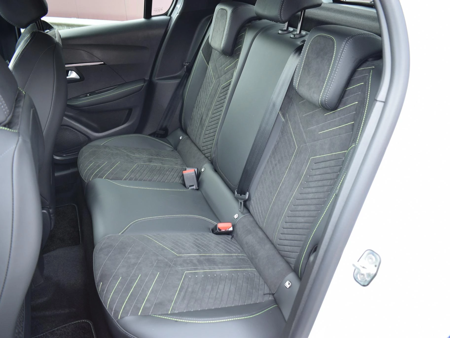 Hoofdafbeelding Peugeot e-208