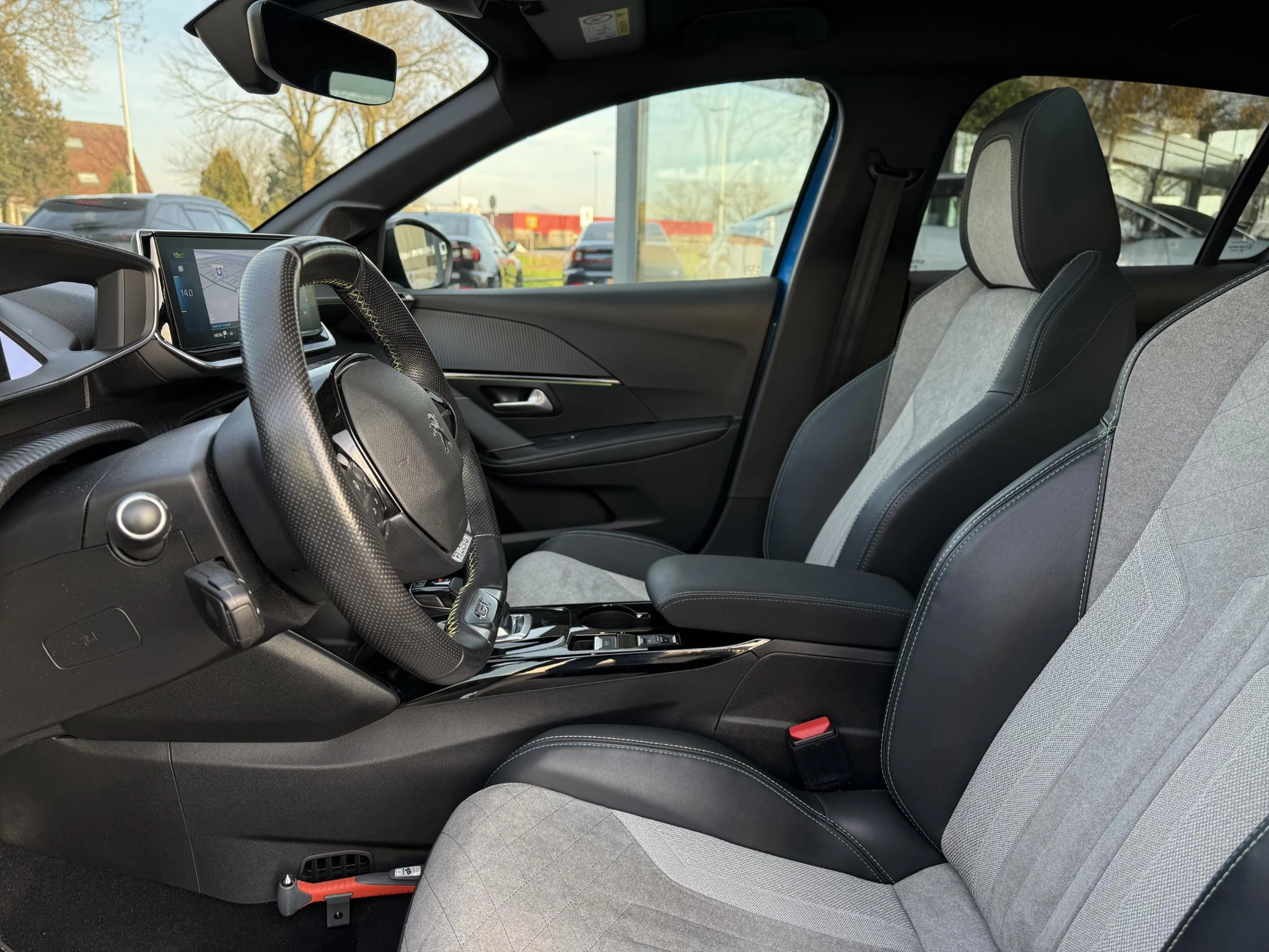 Hoofdafbeelding Peugeot e-208