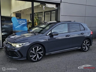 Hoofdafbeelding Volkswagen Golf Volkswagen Golf 1.5 eTSI R-Line Panorama/H&K/HUD/IQ Light/Camera