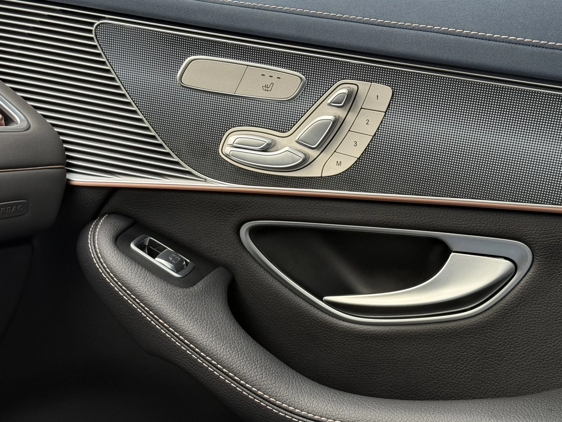 Hoofdafbeelding Mercedes-Benz EQC