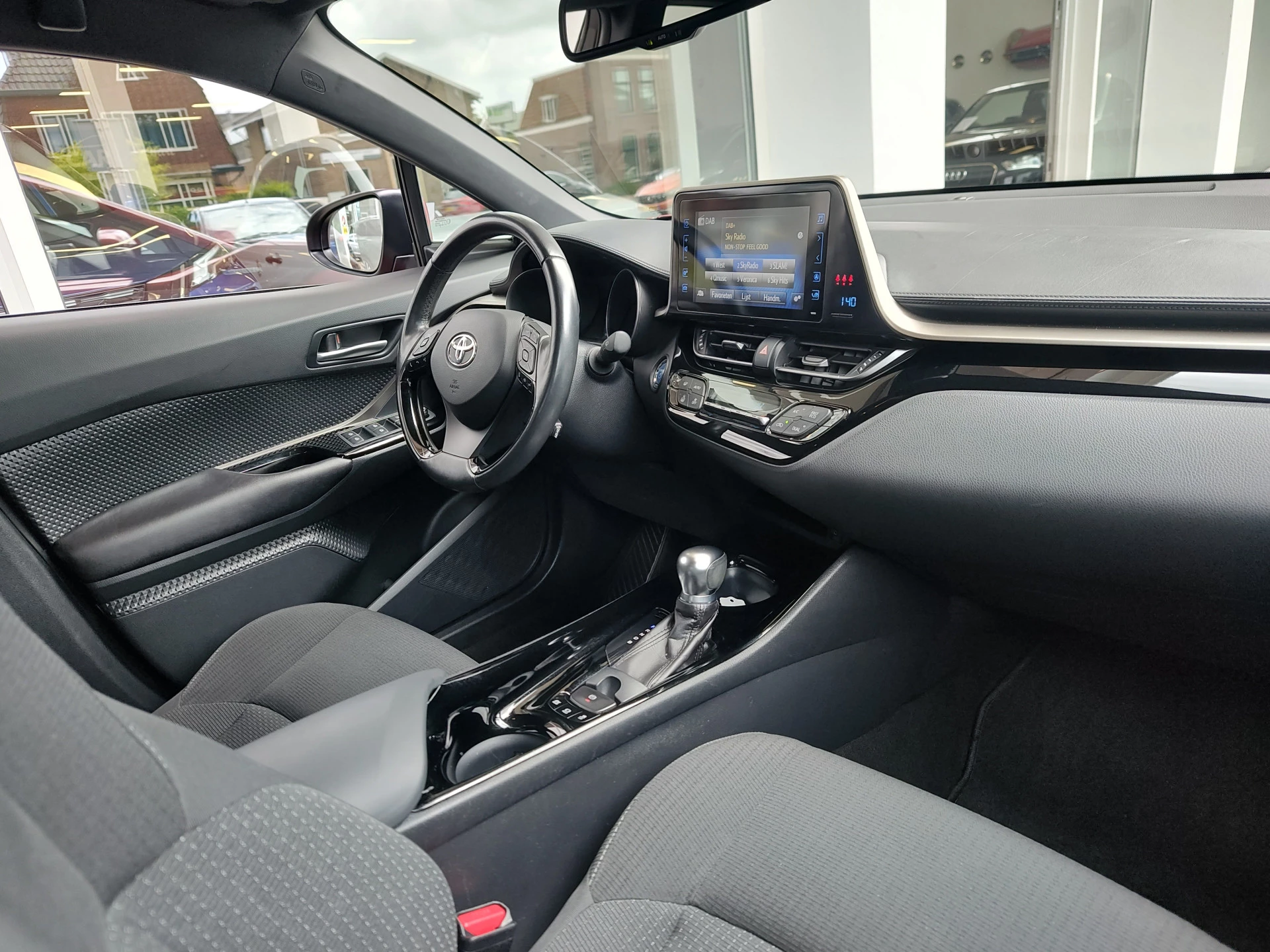 Hoofdafbeelding Toyota C-HR
