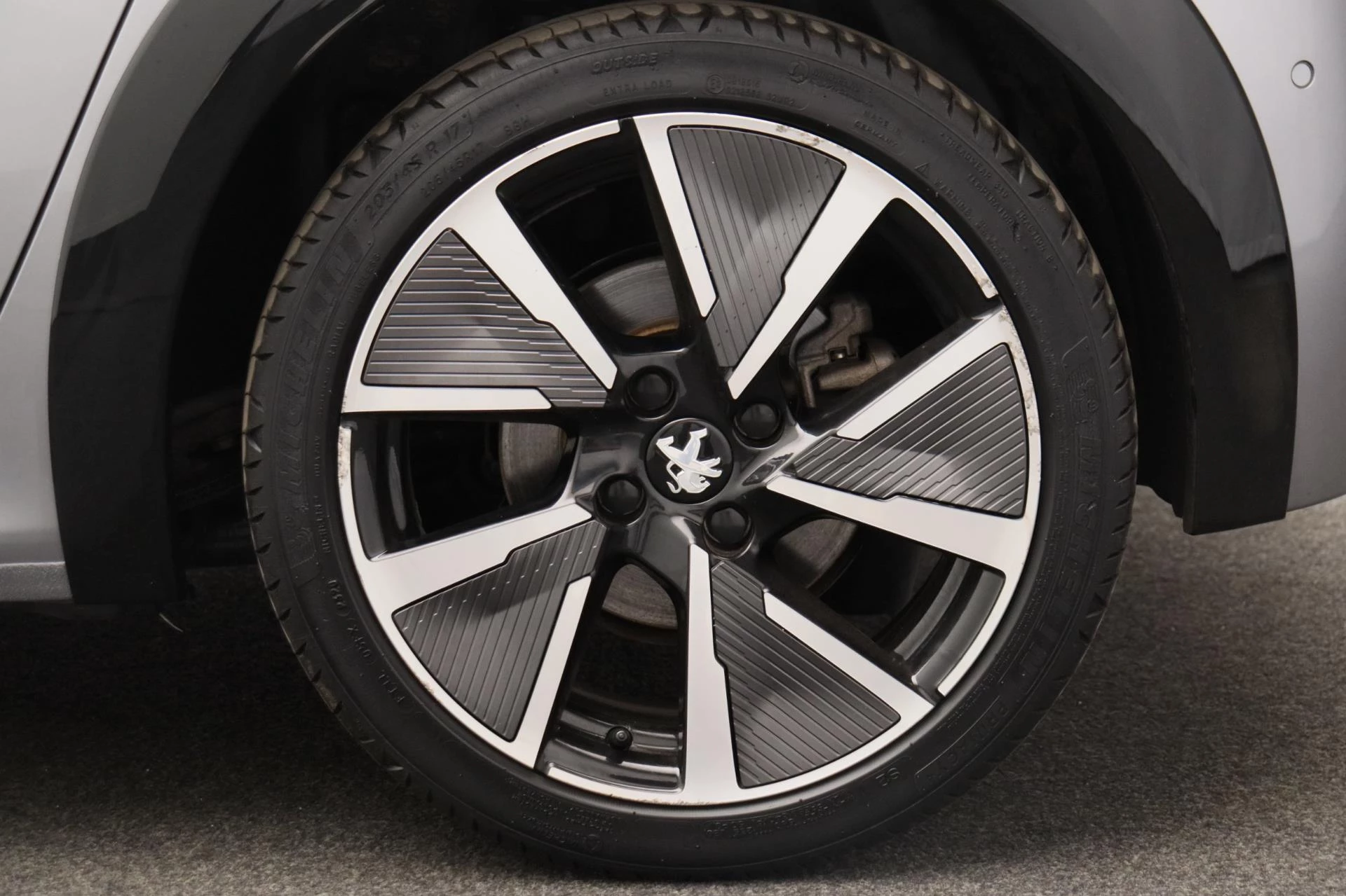 Hoofdafbeelding Peugeot e-208